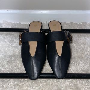 Pointed toe flat mules